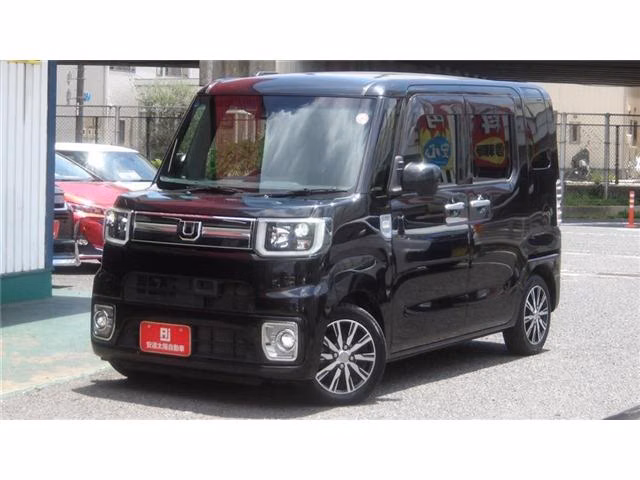 DAIHATSU WAKE