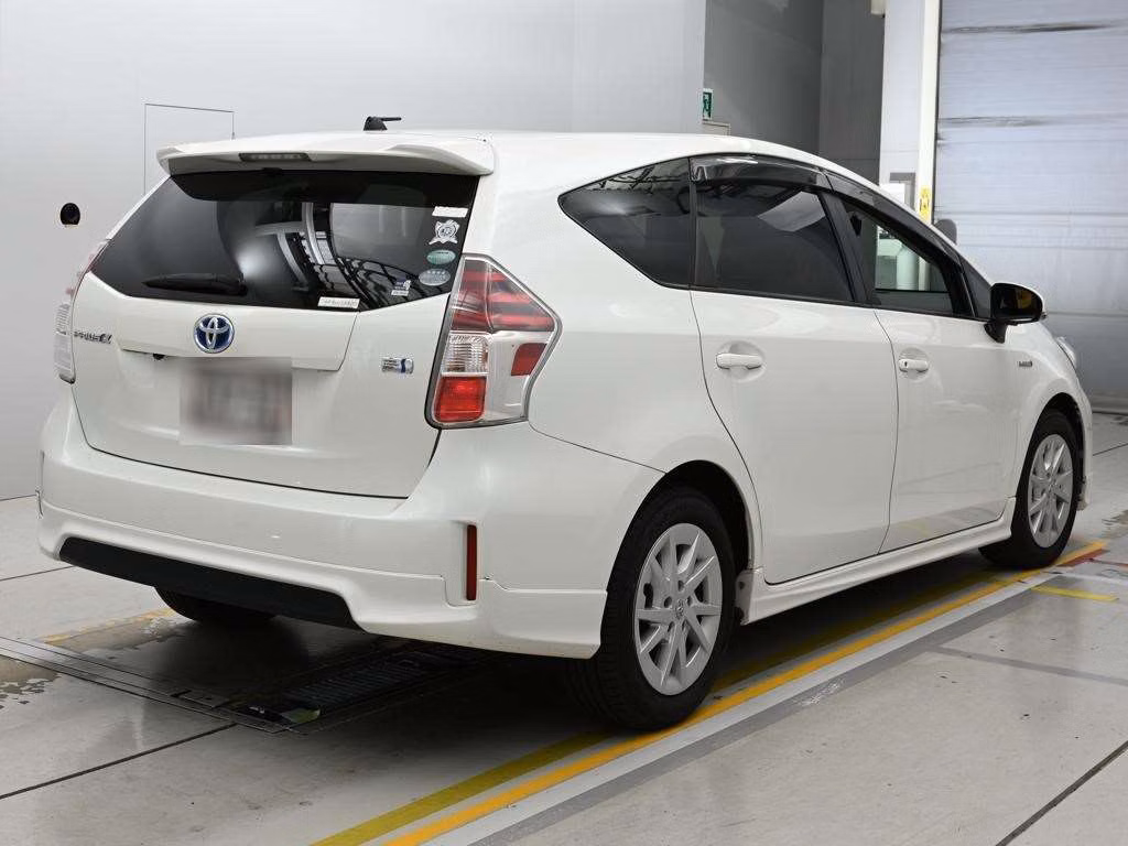 TOYOTA PRIUS ALPHA