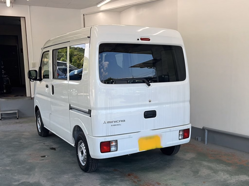 MITSUBISHI MINICAB