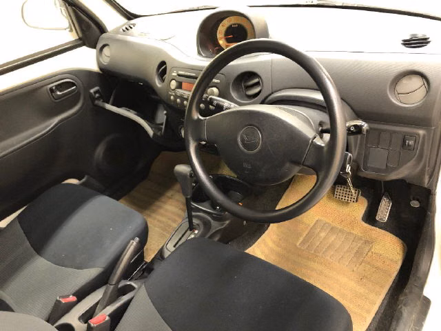 DAIHATSU ESSE