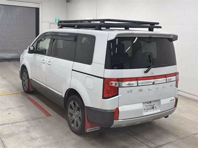 MITSUBISHI DELICA D:5