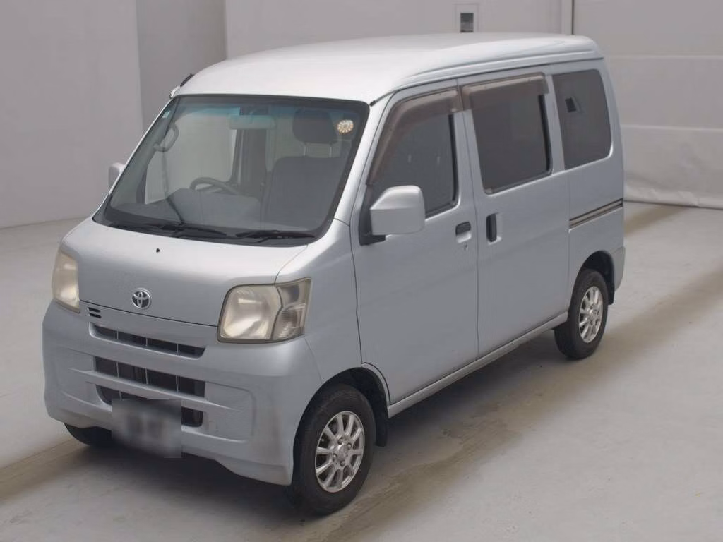 TOYOTA PIXIS VAN