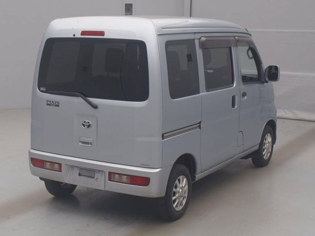 TOYOTA PIXIS VAN