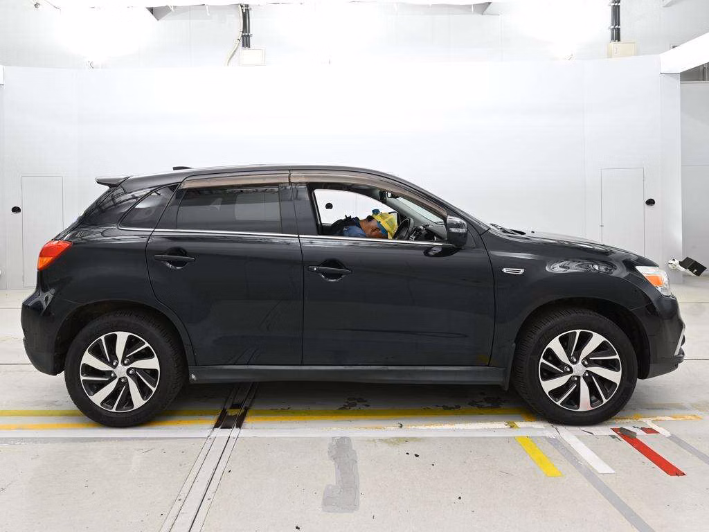 MITSUBISHI RVR