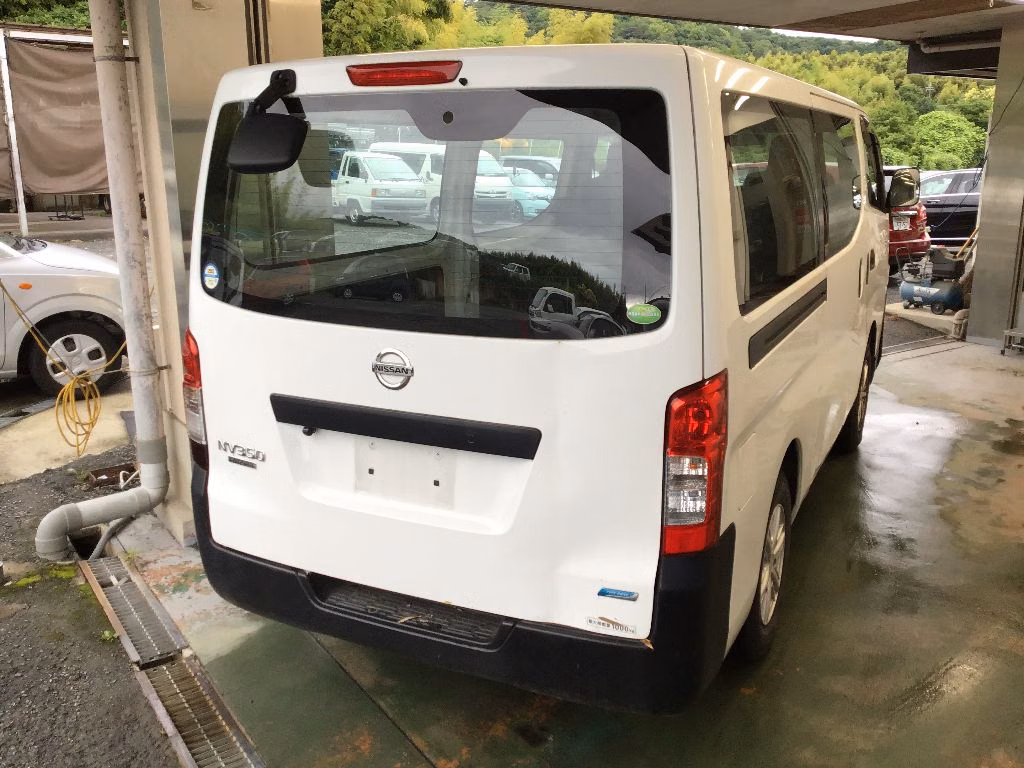 NISSAN NV350 CARAVAN