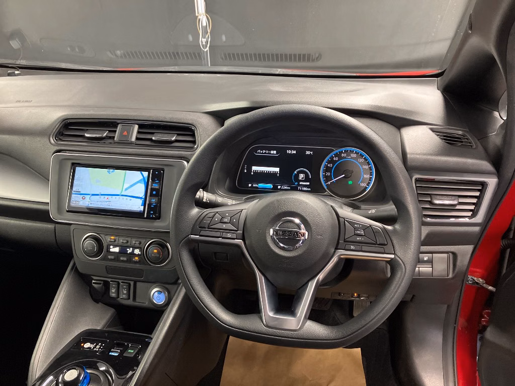 NISSAN LEAF