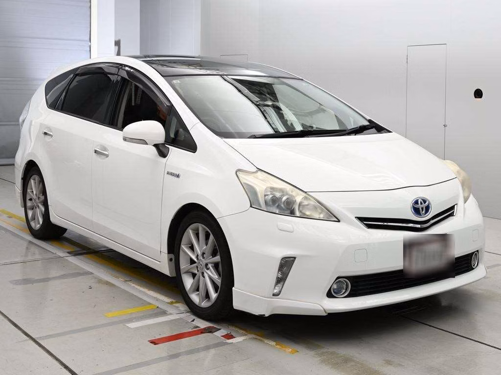 TOYOTA PRIUS ALPHA