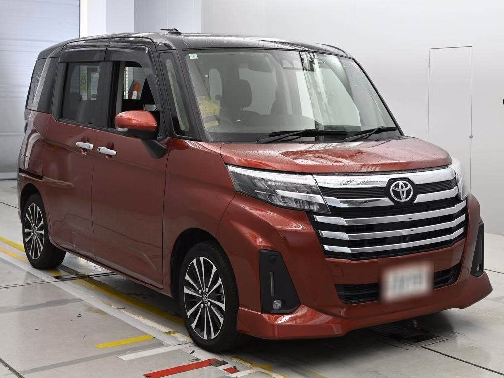 TOYOTA ROOMY