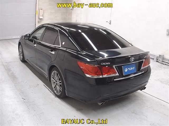 TOYOTA CROWN