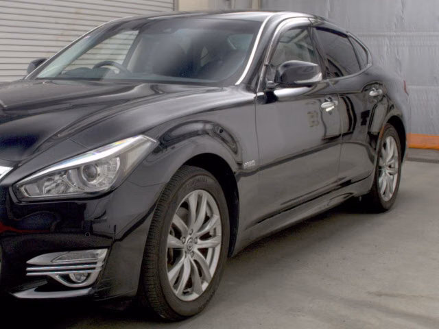 NISSAN FUGA