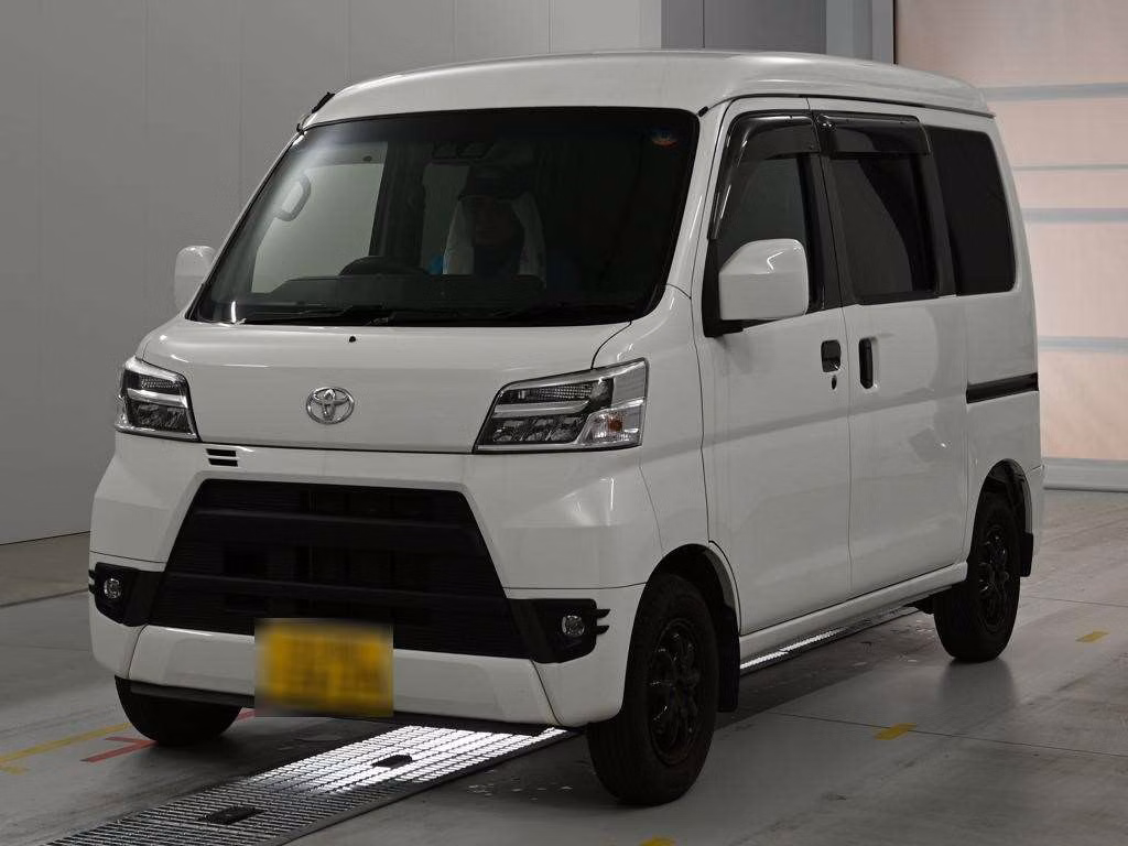 TOYOTA PIXIS VAN