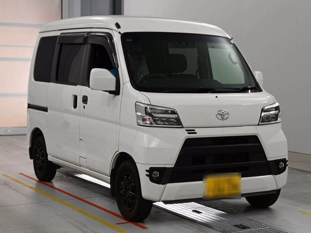 TOYOTA PIXIS VAN