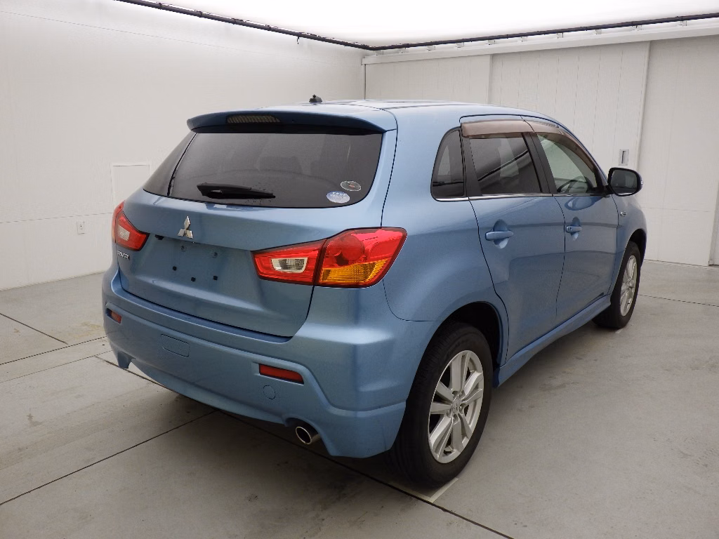 MITSUBISHI RVR