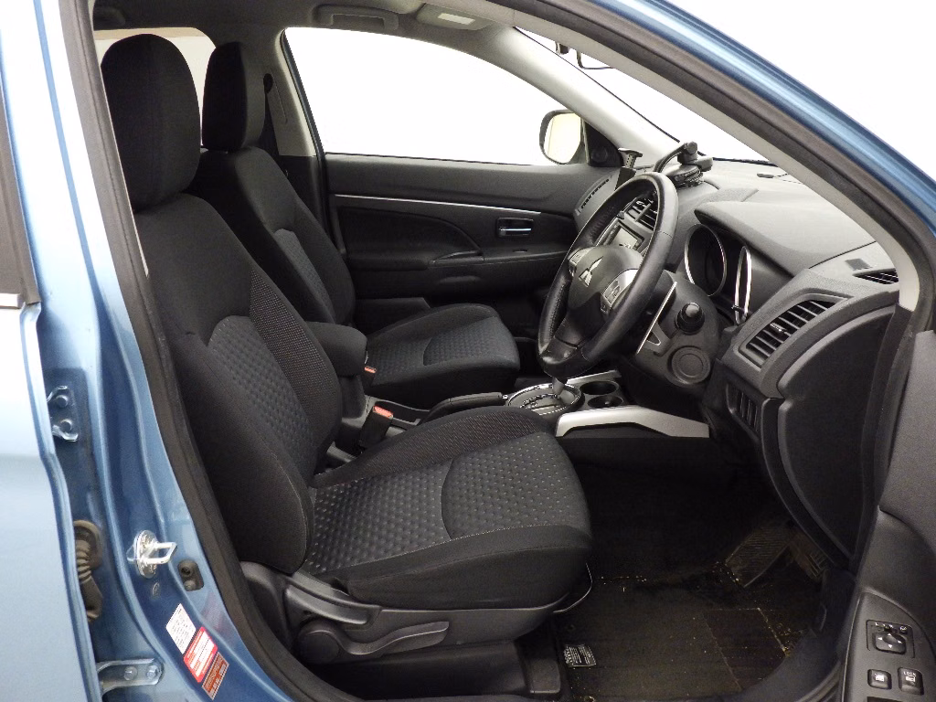 MITSUBISHI RVR