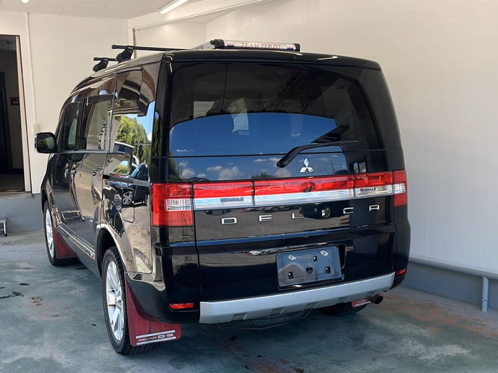 MITSUBISHI DELICA D:5