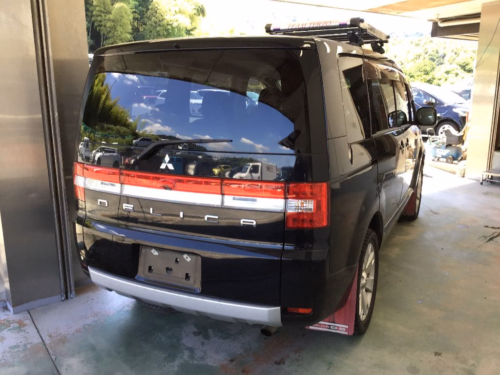 MITSUBISHI DELICA D:5