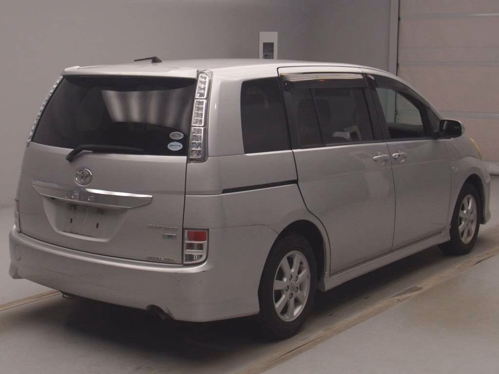 TOYOTA ISIS