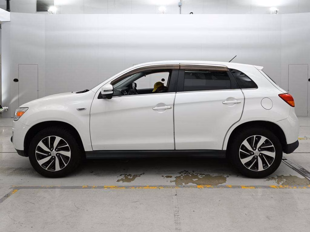 MITSUBISHI RVR