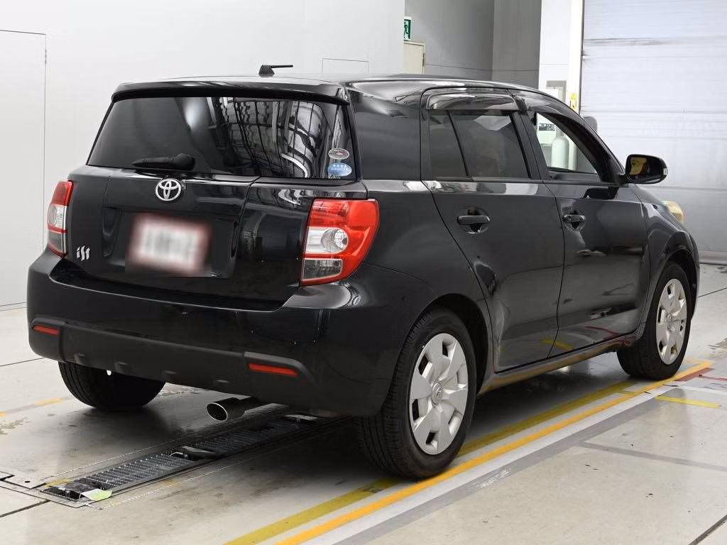 TOYOTA IST