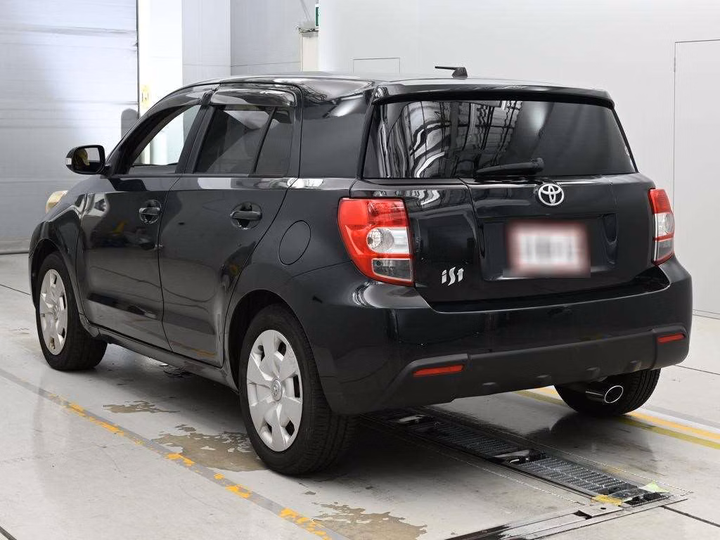 TOYOTA IST