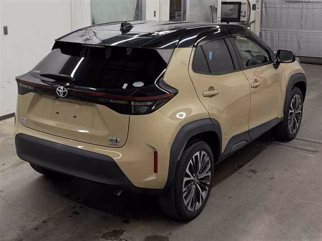 TOYOTA YARIS CROSS