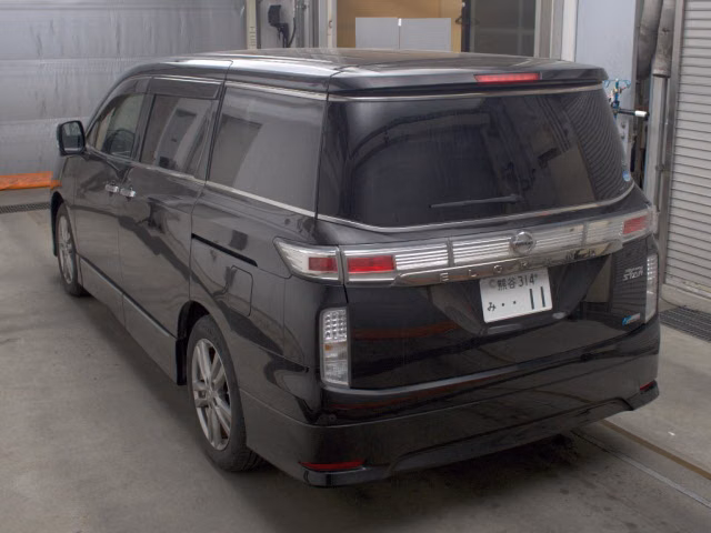 NISSAN ELGRAND