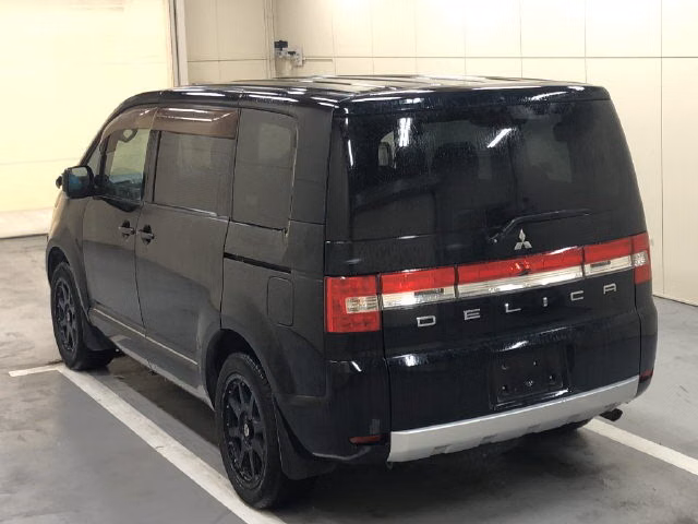 MITSUBISHI DELICA D:5