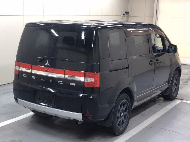 MITSUBISHI DELICA D:5