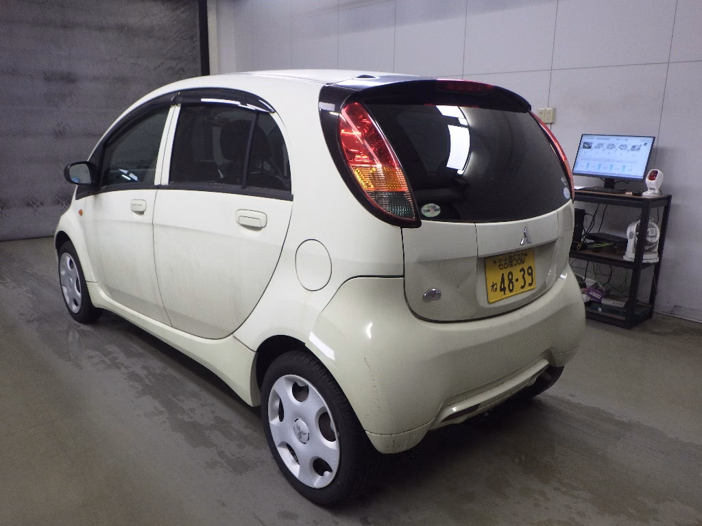 MITSUBISHI I