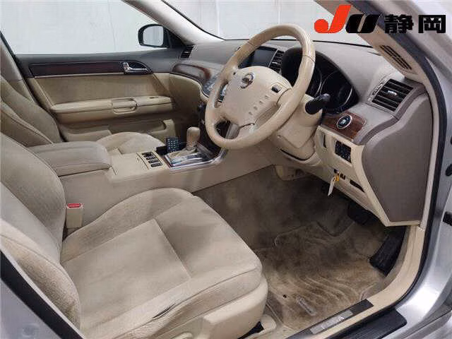 NISSAN FUGA