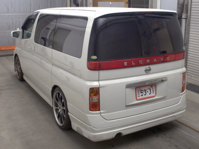 NISSAN ELGRAND