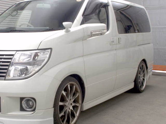 NISSAN ELGRAND