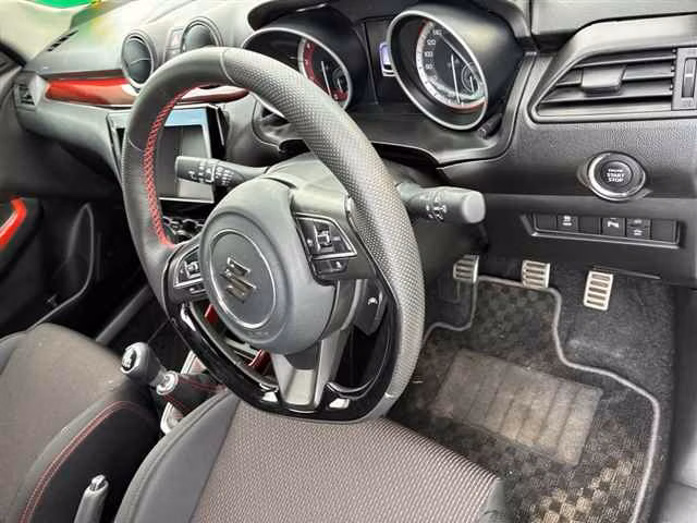 SUZUKI SWIFT