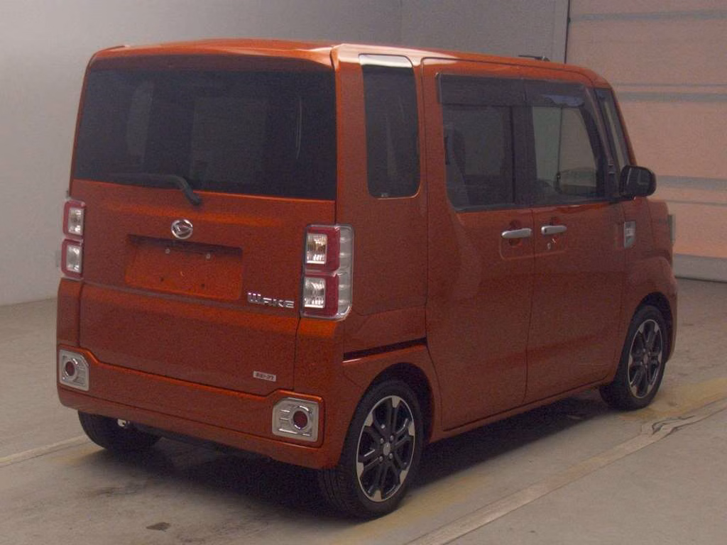 DAIHATSU WAKE