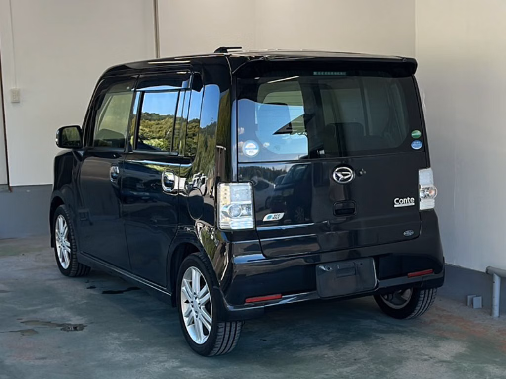 DAIHATSU MOVE CONTE