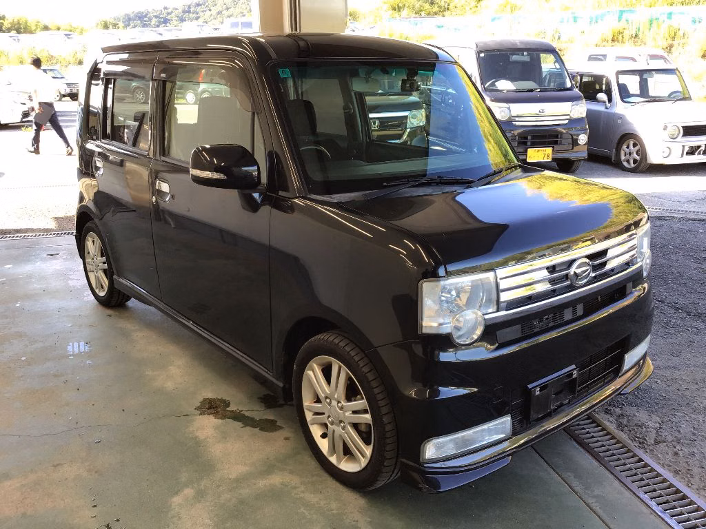 DAIHATSU MOVE CONTE