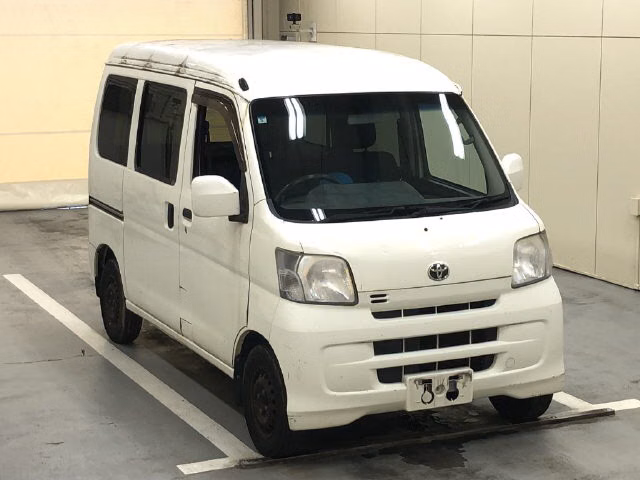 TOYOTA PIXIS VAN