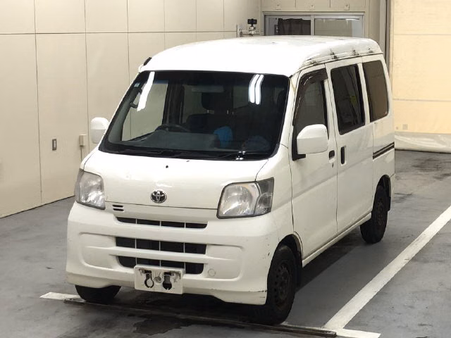 TOYOTA PIXIS VAN