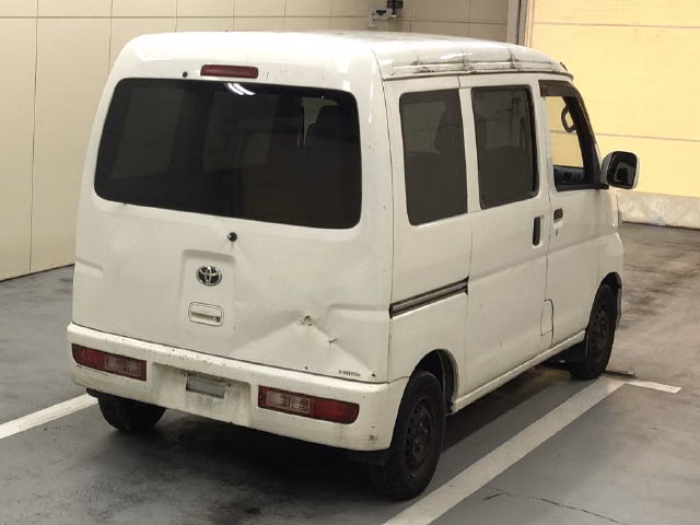 TOYOTA PIXIS VAN