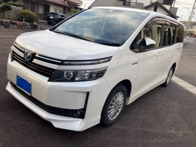 TOYOTA VOXY