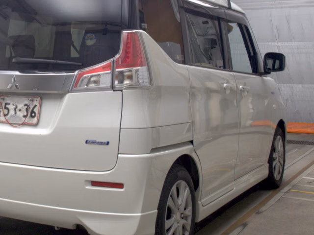 MITSUBISHI DELICA D:2