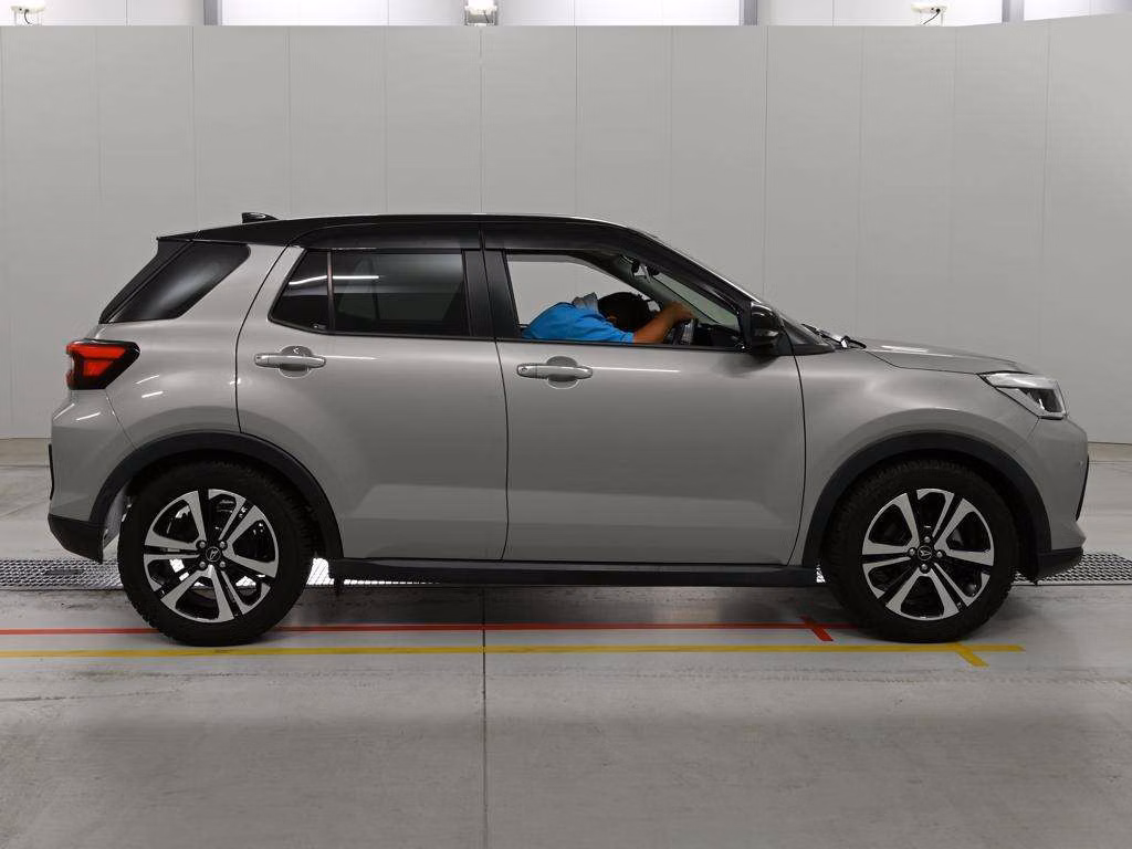 DAIHATSU ROCKY