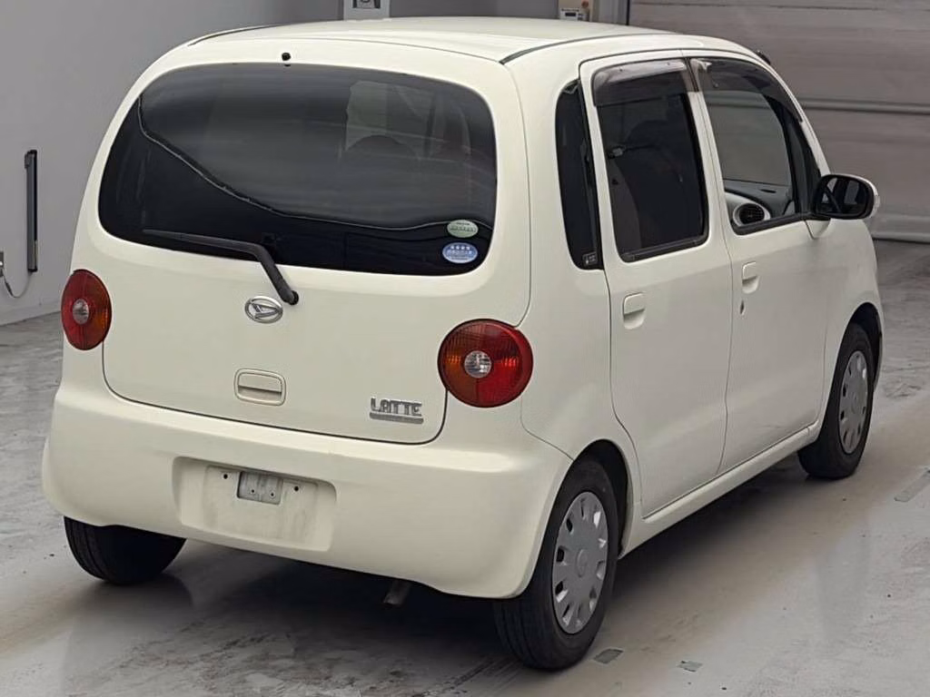 DAIHATSU MOVE LATTE