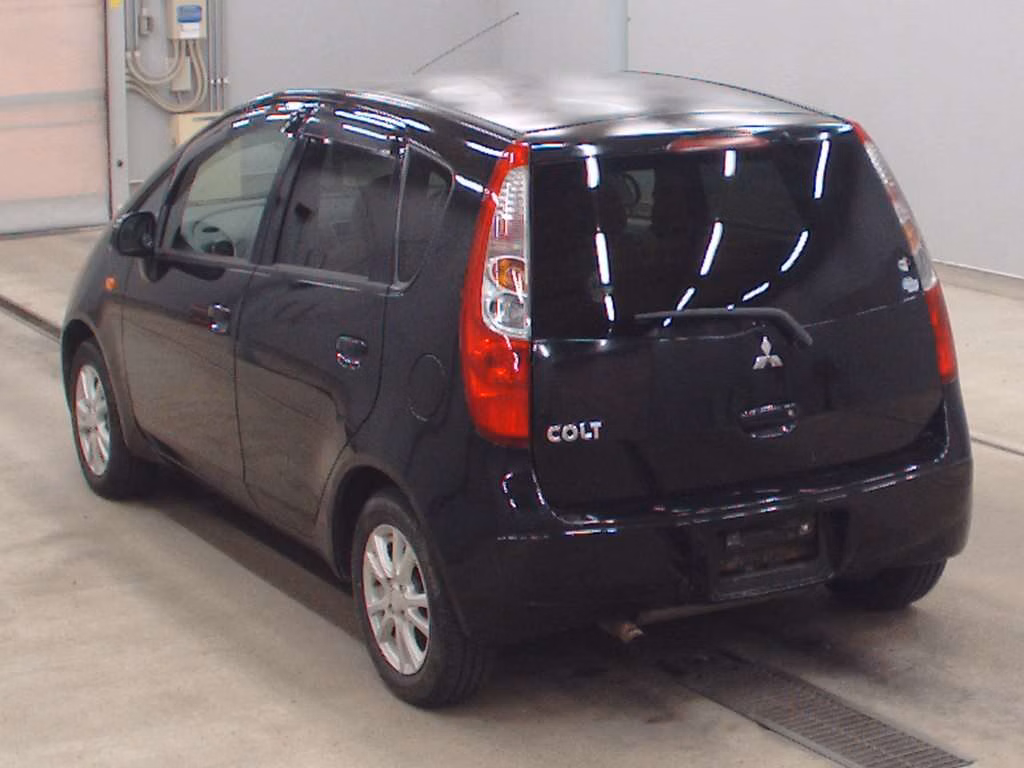 MITSUBISHI COLT