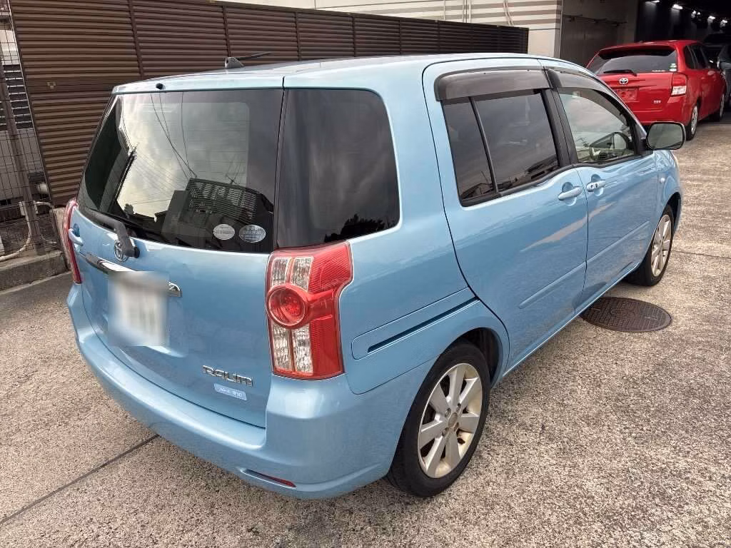 TOYOTA RAUM