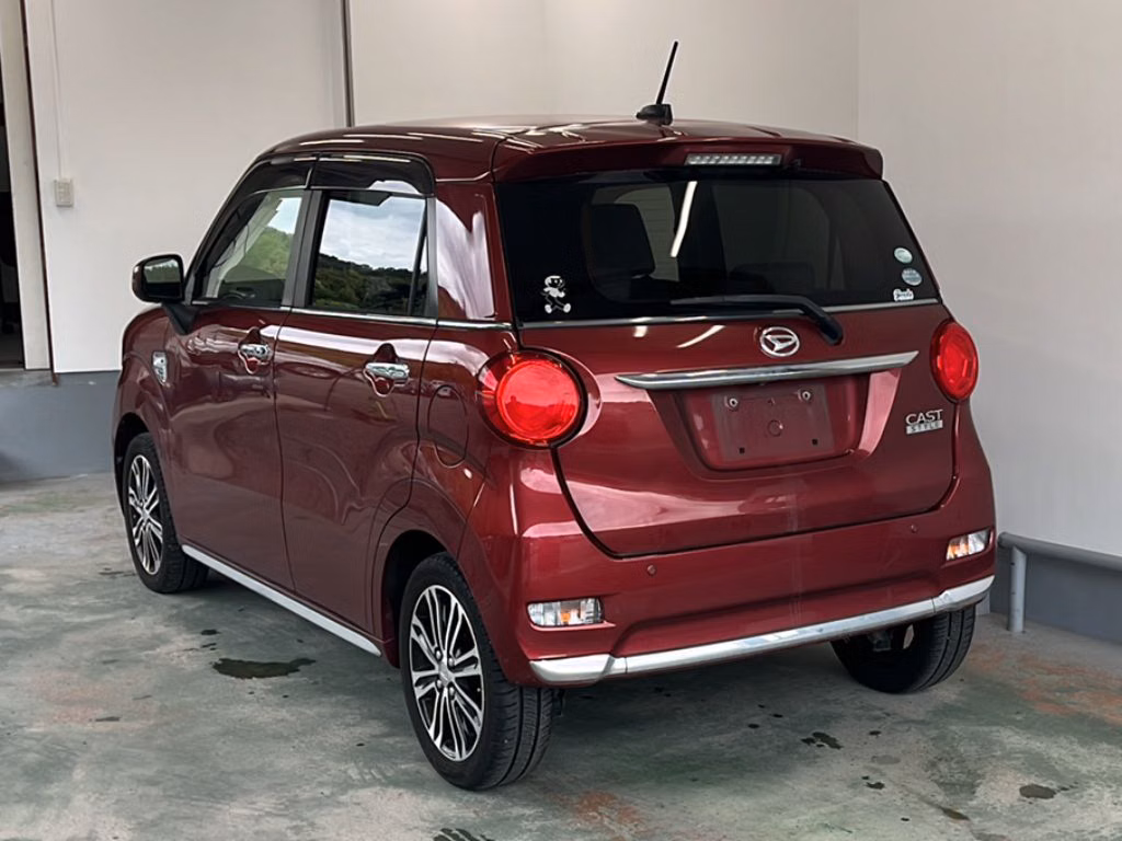 DAIHATSU CAST