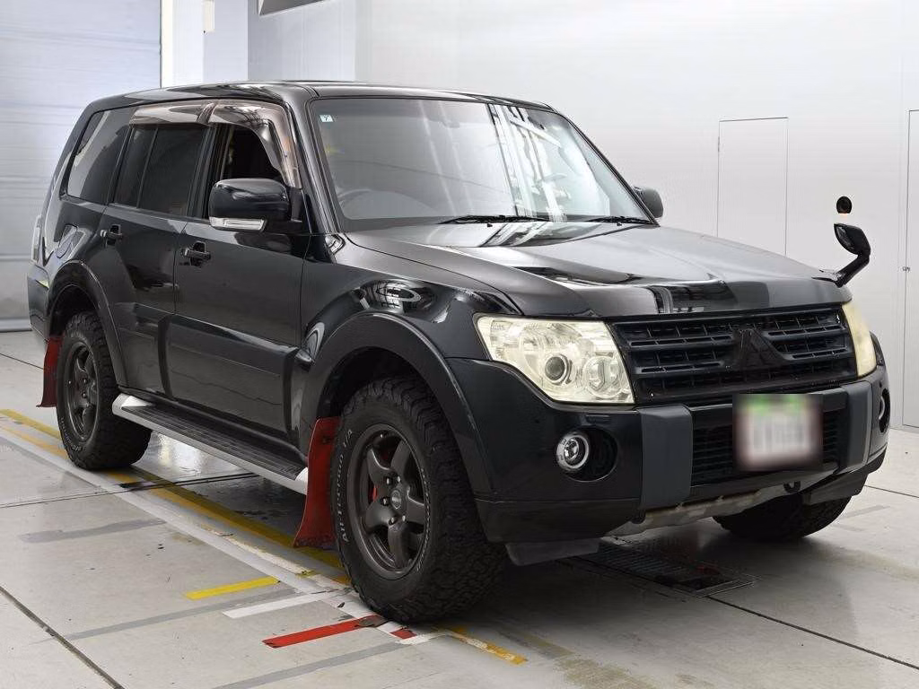 MITSUBISHI PAJERO