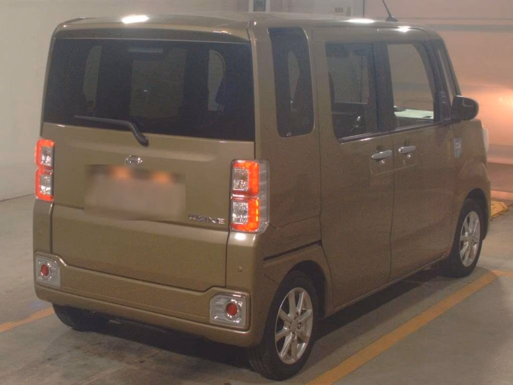 DAIHATSU WAKE
