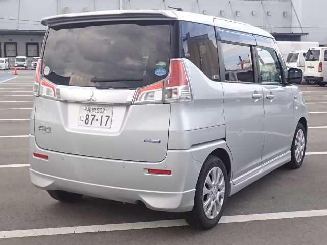 MITSUBISHI DELICA D:2
