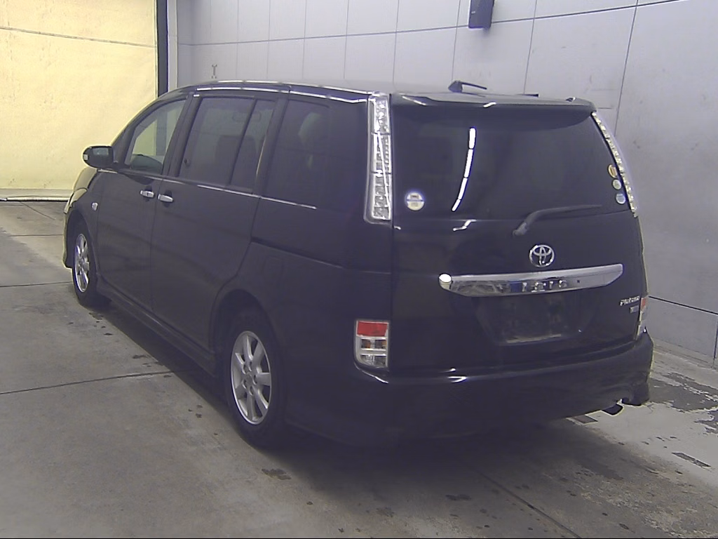 TOYOTA ISIS